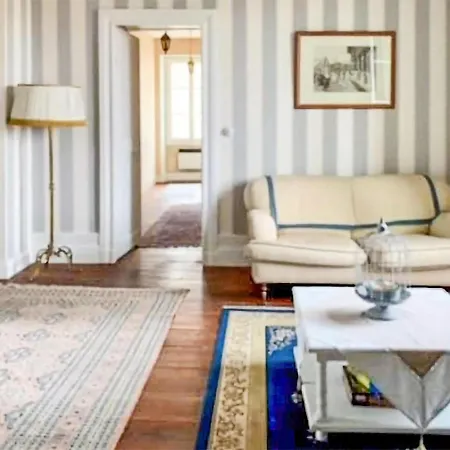 7 Bedroom In Saint-Christoly-Medoc